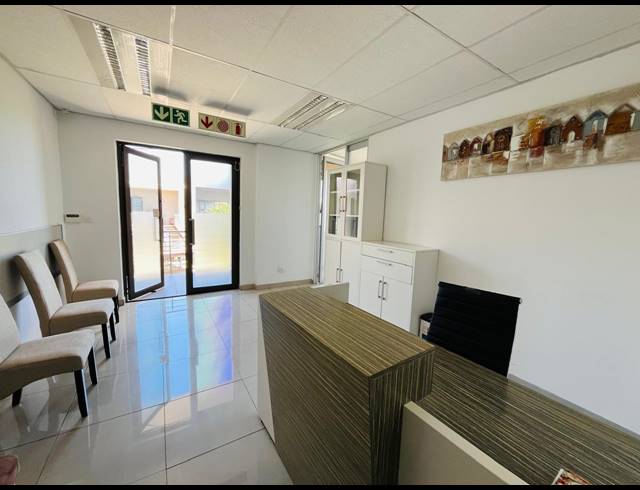 146M² OFFICE FOR SALE IN FOURWAYS GARDENS